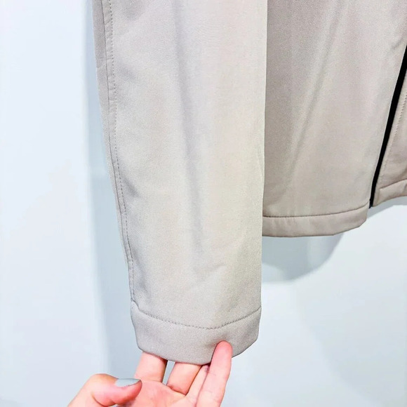 CALVIN KLEIN – Beige water-resistant jacket | Lightweight outdoor layer * - Picture 4 of 12